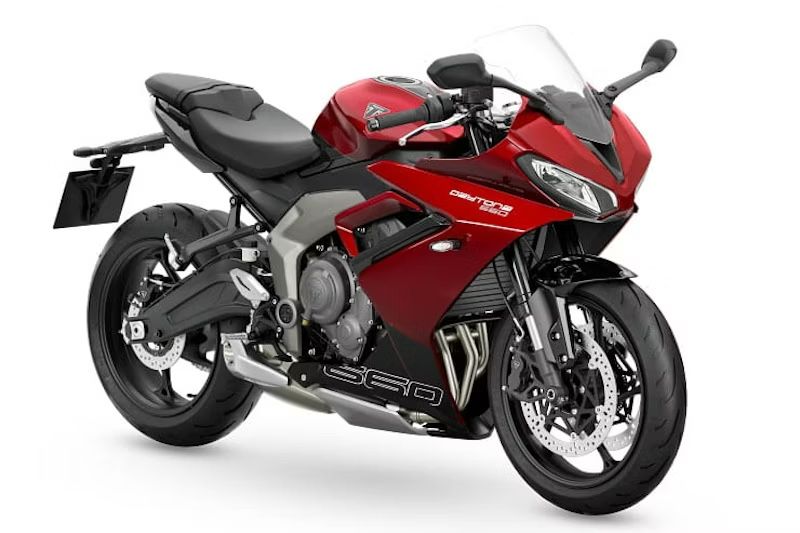 Triumph Daytona 660 riverside